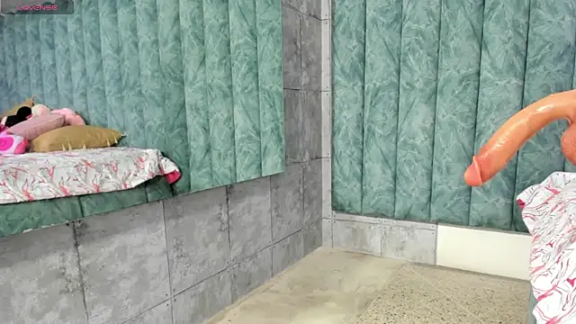 LizzyOlsen online show from 10-30-25, 05:53