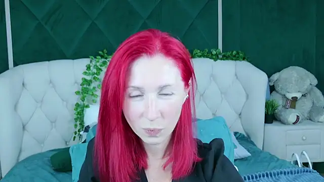 Snapshot of Sofia_Lix chatting on 09-15-25, 09:15 Sofia Lix online show from 09-15-25, 09:15