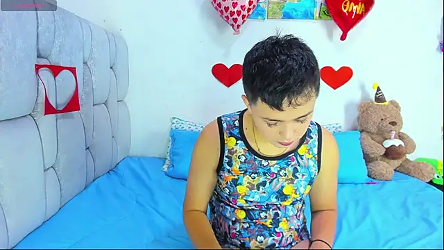 Snapshot of christopher_Hot chatting on 02-12-26, 09:10 christopher Hot online show from 02-12-26, 09:10