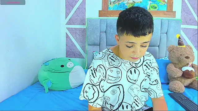 Snapshot of christopher_Hot chatting on 03-01-26, 02:13 christopher Hot online show from 03-01-26, 02:13