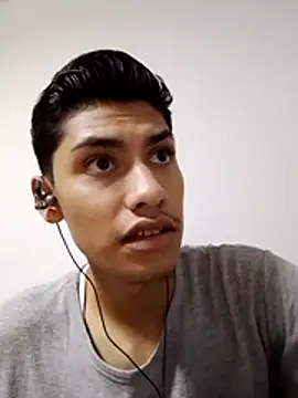 Snapshot of aispuro8505 chatting on 12-01-25, 06:40 aispuro8505 online show from 12-01-25, 06:40