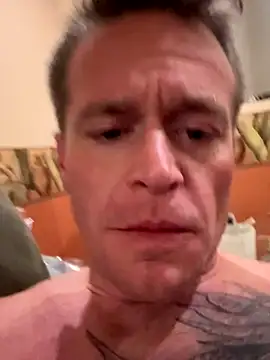 Snapshot of DILFiGuess11 chatting on 10-25-25, 05:15 DILFiGuess11 online show from 10-25-25, 05:15