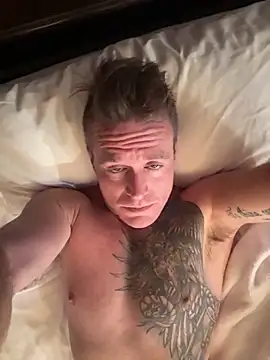 Snapshot of DILFiGuess11 chatting on 11-12-25, 01:44 DILFiGuess11 online show from 11-12-25, 01:44