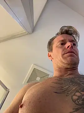 DILFiGuess11 online show from 03-25-26, 06:08