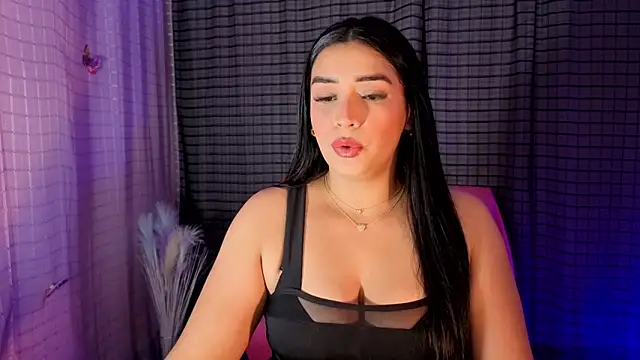 Kayleemorales online show from 12-17-25, 05:19