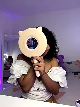 Snapshot of ViolettaMiller_ chatting on 10-02-25, 01:07 ViolettaMiller online show from 10-02-25, 01:07