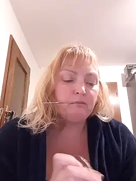 LiluLiluLilu online show from 10-20-25, 07:03