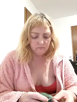 LiluLiluLilu online show from 11-06-25, 05:58