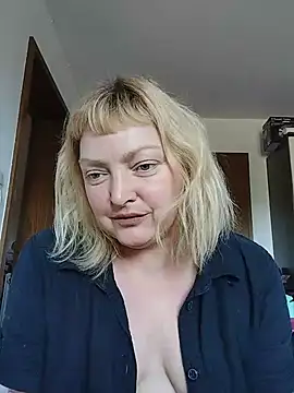 Snapshot of LiluLiluLilu chatting on 07-28-26, 04:50 LiluLiluLilu online show from 07-28-26, 04:50