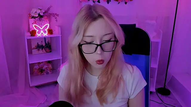 Snapshot of RubyBennett chatting on 09-13-25, 07:08 RubyBennett online show from 09-13-25, 07:08