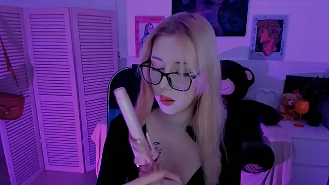 Snapshot of RubyBennett chatting on 09-17-25, 07:32 RubyBennett online show from 09-17-25, 07:32