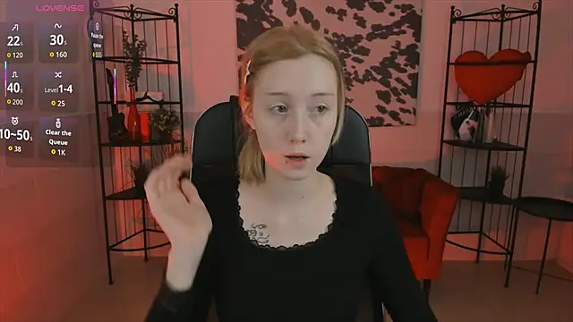 Snapshot of RubyBennett chatting on 10-17-25, 07:00 RubyBennett online show from 10-17-25, 07:00