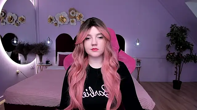 Snapshot of AlmaSound chatting on 11-08-25, 05:18 AlmaSound online show from 11-08-25, 05:18