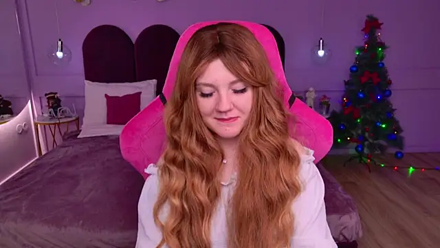 Snapshot of AlmaSound chatting on 12-13-25, 07:53 AlmaSound online show from 12-13-25, 07:53