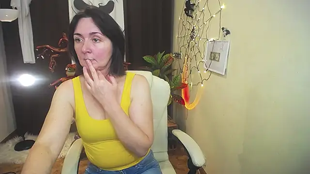 VivianGuchih online show from 10-18-25, 11:55