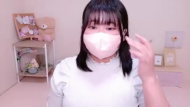 Snapshot of NANAMInn_ chatting on 12-18-25, 11:05 NANAMInn online show from 12-18-25, 11:05