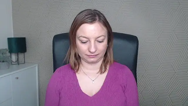 angelaSamt online show from 11-18-25, 06:40