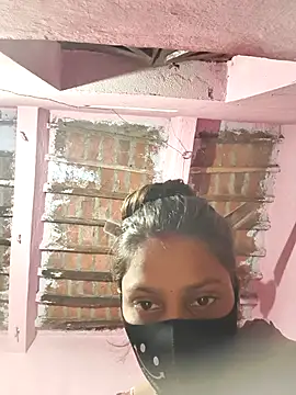 Snapshot of posewith chatting on 10-13-25, 10:54 posewith online show from 10-13-25, 10:54