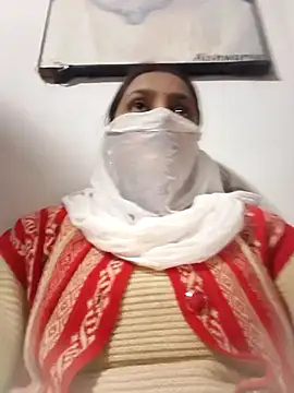 posewith online show from 11-18-25, 03:16