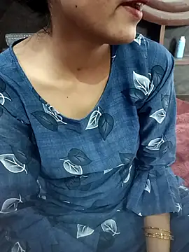 Snapshot of Alina-khan chatting on 10-02-25, 09:16 Alina-khan online show from 10-02-25, 09:16