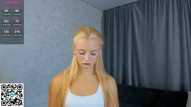 NaughtySeraphine online show from 09-25-25, 06:28