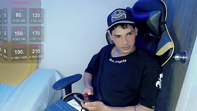 Snapshot of yankees_ chatting on 09-12-25, 04:01 yankees online show from 09-12-25, 04:01