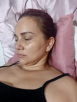 Snapshot of Amanda39 chatting on 10-13-25, 01:11 Amanda39 online show from 10-13-25, 01:11