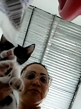 Snapshot of Amanda39 chatting on 10-15-25, 01:33 Amanda39 online show from 10-15-25, 01:33