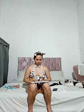 Snapshot of Amanda39 chatting on 10-27-25, 08:57 Amanda39 online show from 10-27-25, 08:57