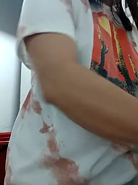 Snapshot of Amanda39 chatting on 11-28-25, 11:24 Amanda39 online show from 11-28-25, 11:24