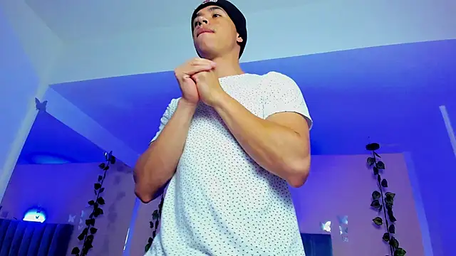 Muscle Scott online show from 11-10-25, 12:37