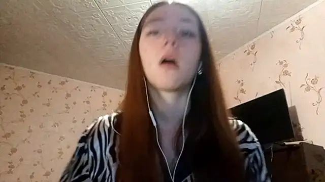 Sophiecuttie online show from 09-17-25, 01:13