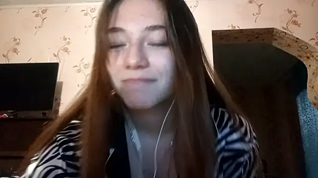 Sophiecuttie online show from 09-26-25, 05:06