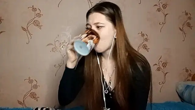 Sophiecuttie online show from 10-04-25, 07:01