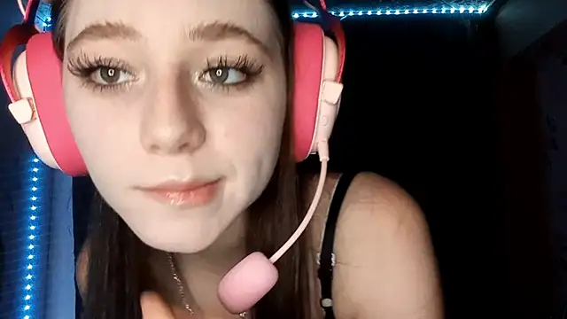 Sophiecuttie online show from 10-11-25, 05:00