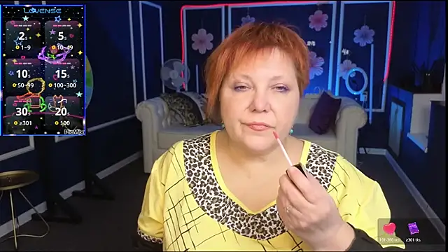Snapshot of Kira_Kenett chatting on 10-18-25, 09:43 Kira Kenett online show from 10-18-25, 09:43