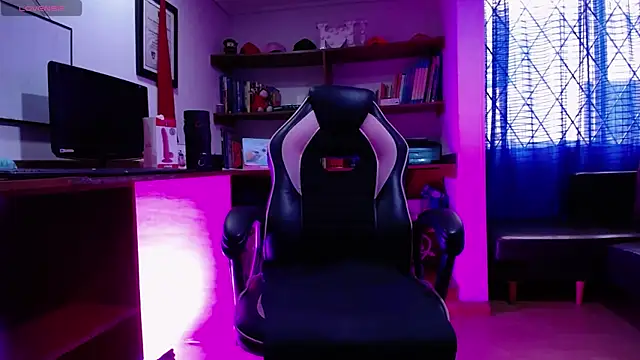 GretaVoss  online show from 10-28-25, 07:05