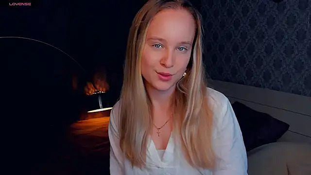 Snapshot of SoonMoor chatting on 09-10-25, 06:08 SoonMoor online show from 09-10-25, 06:08