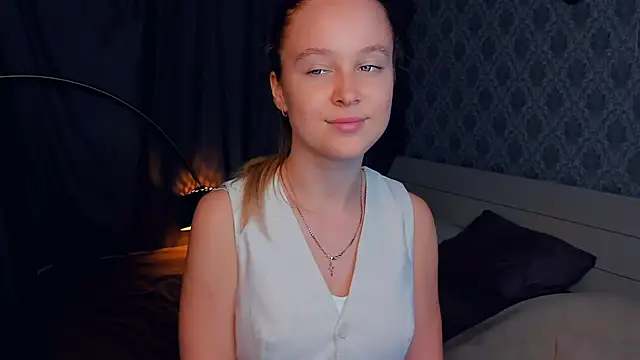 Snapshot of SoonMoor chatting on 09-13-25, 06:08 SoonMoor online show from 09-13-25, 06:08