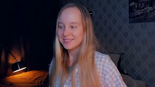 Snapshot of SoonMoor chatting on 10-03-25, 05:32 SoonMoor online show from 10-03-25, 05:32