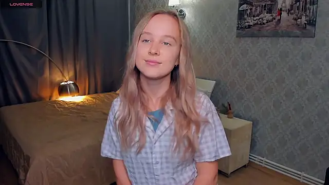 Snapshot of SoonMoor chatting on 10-30-25, 08:09 SoonMoor online show from 10-30-25, 08:09