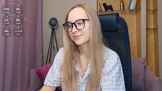 Snapshot of SoonMoor chatting on 11-29-25, 07:06 SoonMoor online show from 11-29-25, 07:06