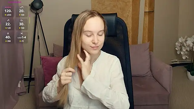 Snapshot of SoonMoor chatting on 12-18-25, 06:58 SoonMoor online show from 12-18-25, 06:58