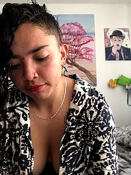 Paris 11 online show from 11-25-25, 04:18