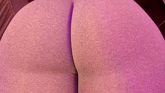 Snapshot of Gabby_Haze chatting on 02-17-26, 12:40 Gabby Haze online show from 02-17-26, 12:40