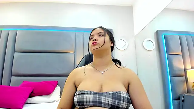 NahiaMonet online show from 11-19-25, 11:43