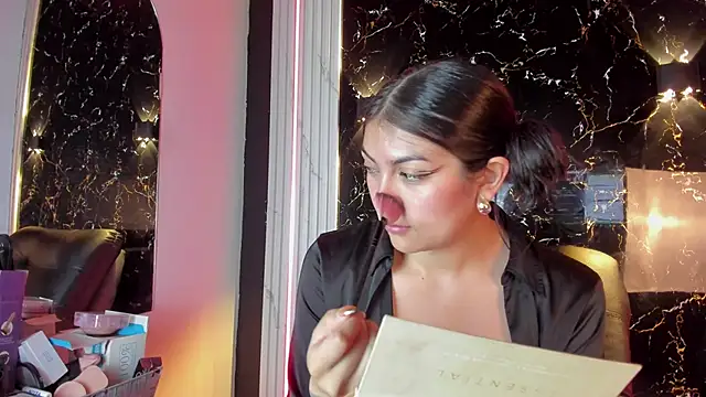 LolaXXXperience online show from 10-30-25, 11:11