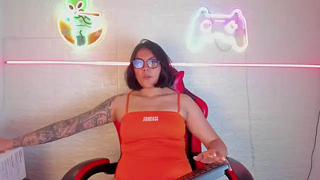 LolaXXXperience online show from 11-15-25, 11:40