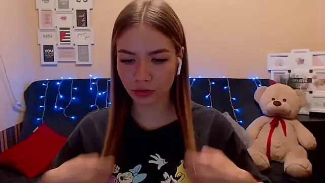 Snapshot of aSingleOne chatting on 02-12-26, 07:53 aSingleOne online show from 02-12-26, 07:53