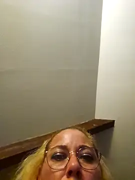 misscokine666 online show from 10-03-25, 06:27